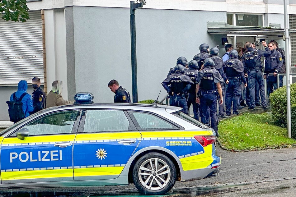 Dutzende Polizeikräfte waren am Dienstagvormittag zu einer Offenburger Schule ausgerückt.