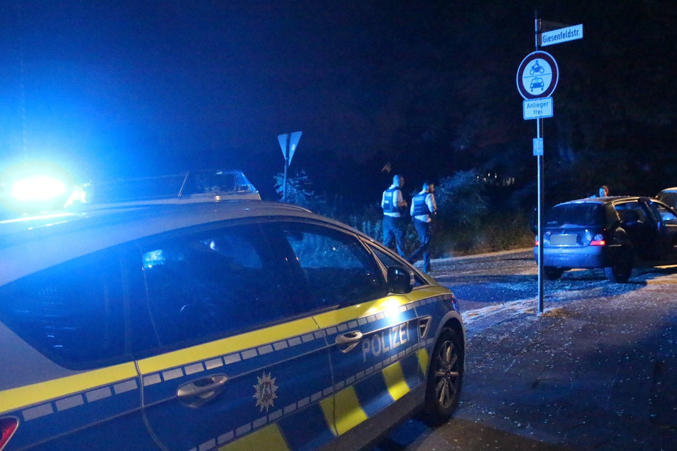 Nach wilder Verfolgungsjagd: Polizei schnappt Trio nach Raubüberfall auf Modegeschäft