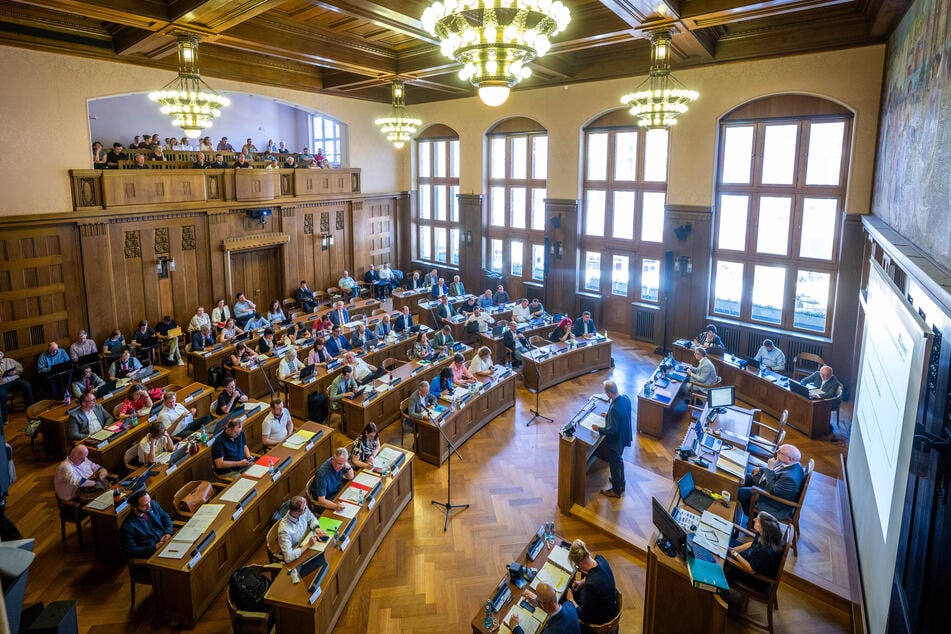 Der Stadtrat soll im September ein weiteres Mal über die Mindestpreise für Uber abstimmen.