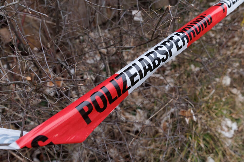 Die Polizei untersuchte den Fundort am Neckar-Ufer. (Symbolbild)