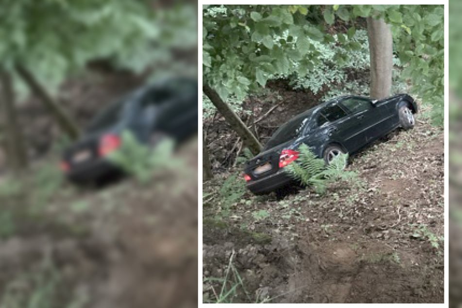 Mercedes stürzt nach spektakulärer Verfolgung Abhang hinunter: Fahrer weiter auf der Flucht!