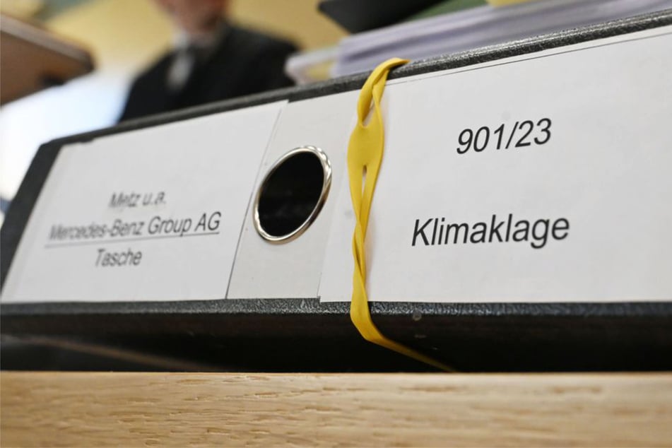 Verbrenner-Aus 2030? BGH prüft Klimaklagen gegen Mercedes und BMW