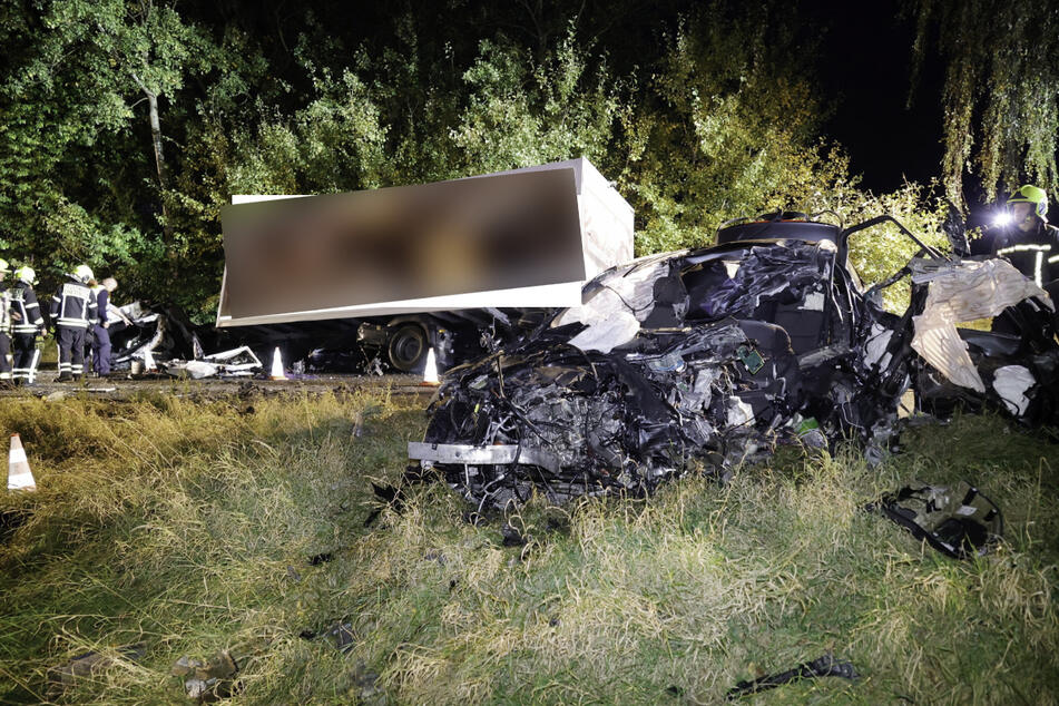 Auf der Chemnitzer Neefestraße ist im Oktober vergangenen Jahres ein BMW-Fahrer (34) in einen Lastwagen gekracht und noch am Unfallort verstorben.