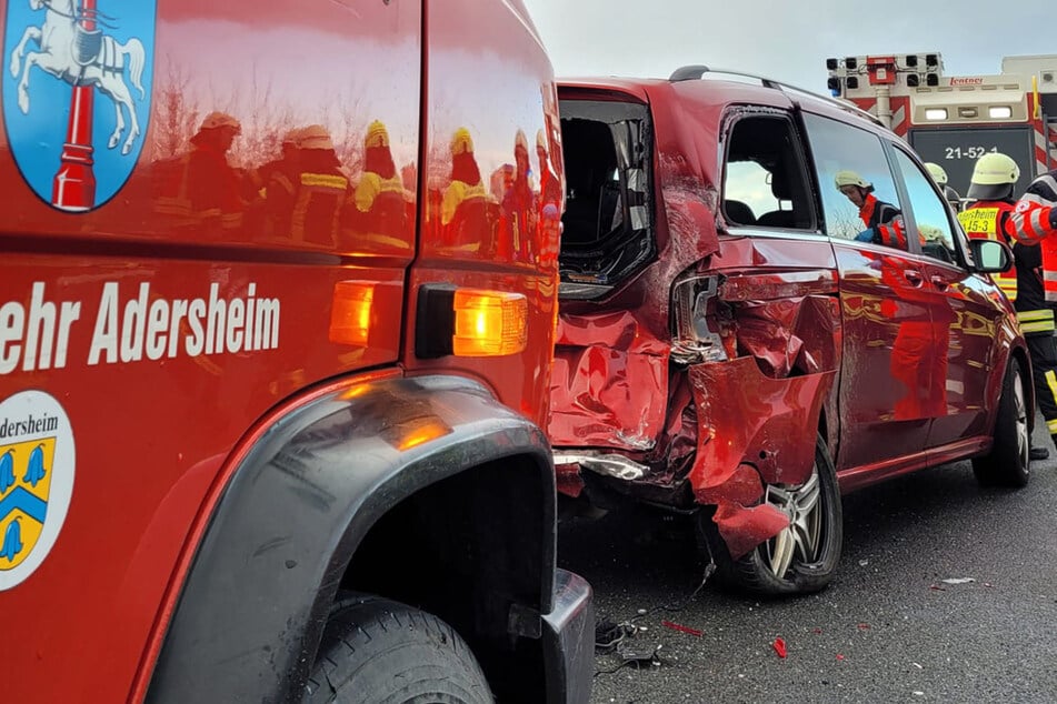 Crash in der Rettungsgasse: Frau stirbt noch am Unfallort
