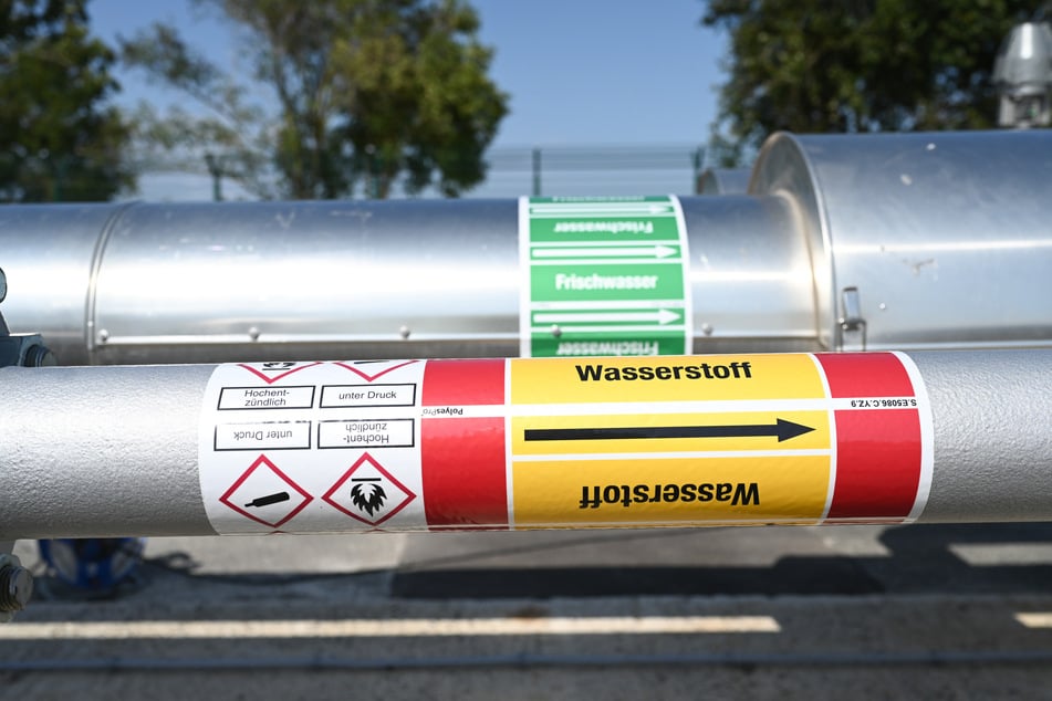 Durch das neue mit Wasserstoff betriebene Fahrzeug sollen künftig die Emissionen gesenkt werden. (Symbolfoto)