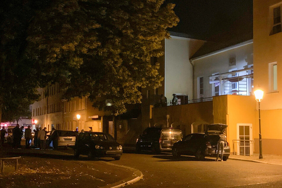 Die Einsatzkräfte verschafften sich Zugang zu einem Haus in der Neuen Neustadt.