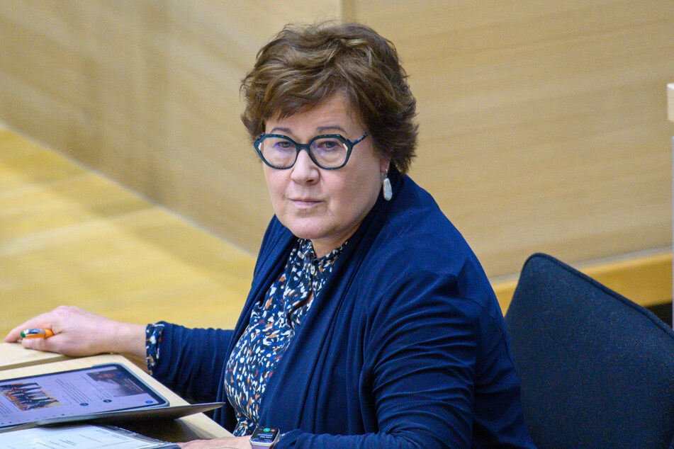 Sozialministerin Petra Grimm-Benne (60, SPD) betonte die Wichtigkeit der Gesundheitsämter, besonders nach der Pandemie.