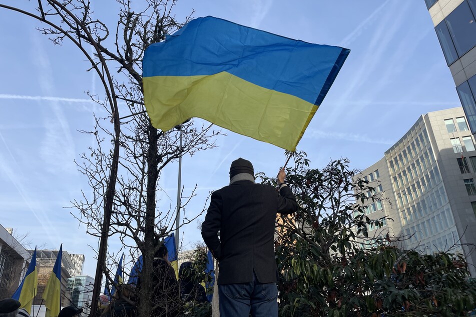 Zahlreichen Solidaritätskundgebungen sollen am Freitag an das Leid der Ukrainer erinnern. (Symbolbild)