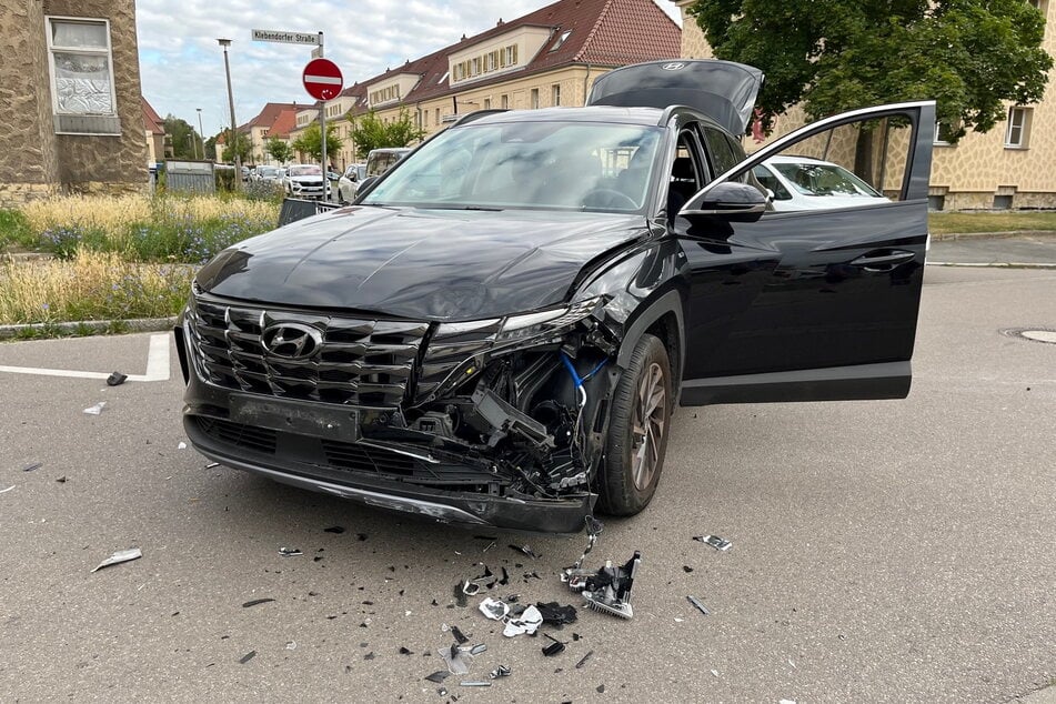 Bis heute nicht repariert - der Hyundai von Juliane D. nach dem Unfall mit einem Ukrainer am 15. Juli.