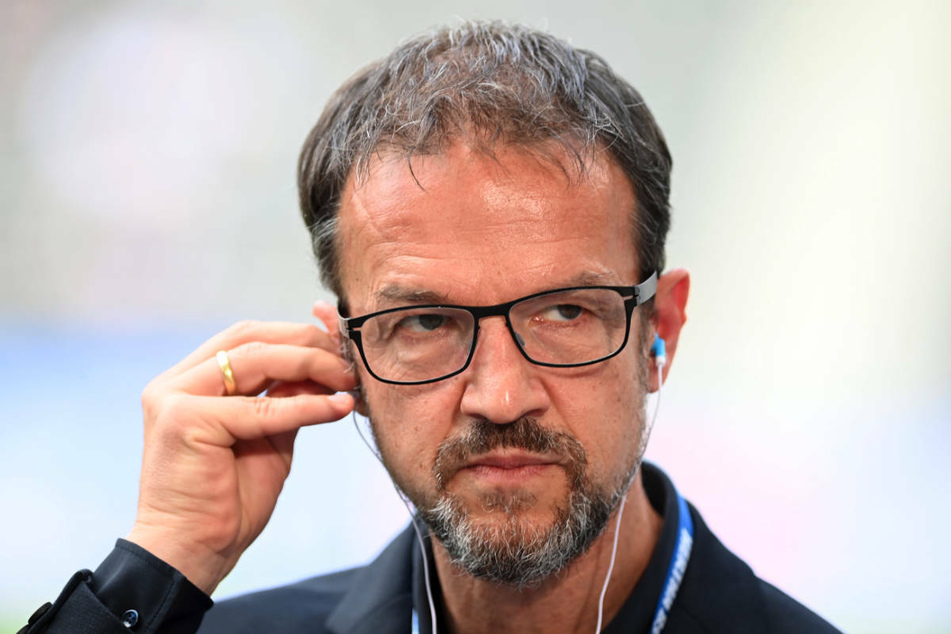 Fredi Bobic (49) hat am Donnerstag die Transferpolitik von Hertha BSC verteidigt.