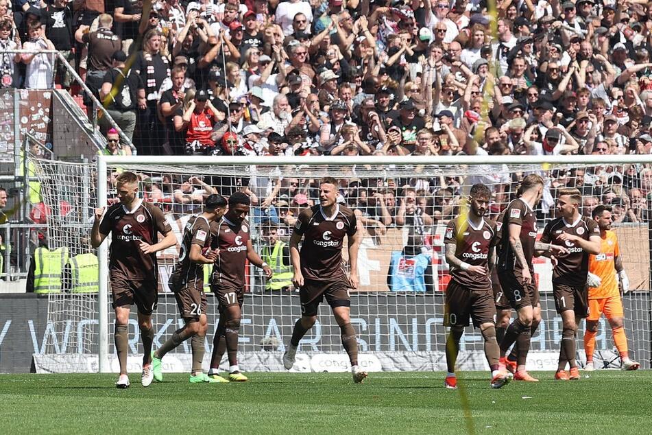 Die Boys in Brown durften nach sieben Minuten jubeln: Oladapo Afolayan bringt den FCSP in Führung!