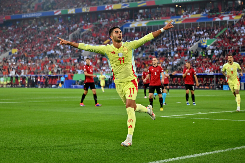 Ferran Torres macht in Düsseldorf das 1:0 für Spanien - trotz zehn Wechseln - gegen Albanien.
