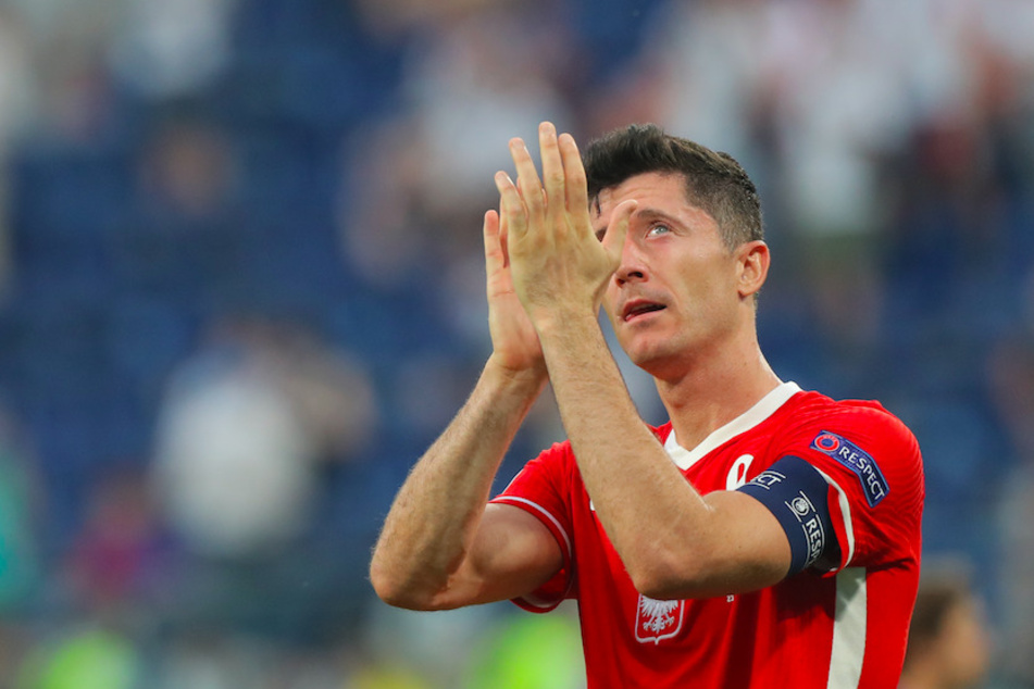 Wer so viele Tore schießt, wie Weltfußballer Robert Lewandowski (32), macht sich bei zahlreichen Fußballvereinen heiß begehrt.