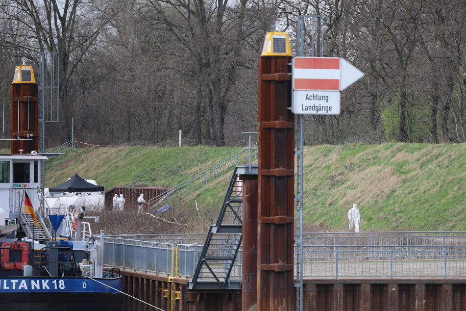 Am Mülheimer Hafen in Köln wurde am Sonntagmorgen (10. März) die Leiche eines 15-jährigen Jugendlichen gefunden.
