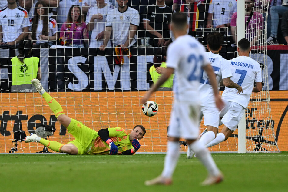 Manuel Neuer (l.) sah bei dem Gegentreffer gar nicht gut aus.