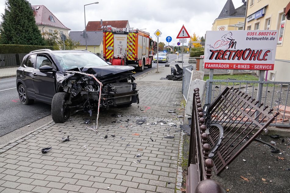 Der VW erlitt bei dem Crash einen Totalschaden.