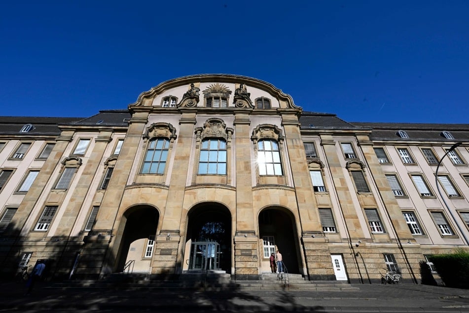 Das Oberlandesgericht in Düsseldorf hat einen Ex-Pfarrer erneut verurteilt.
