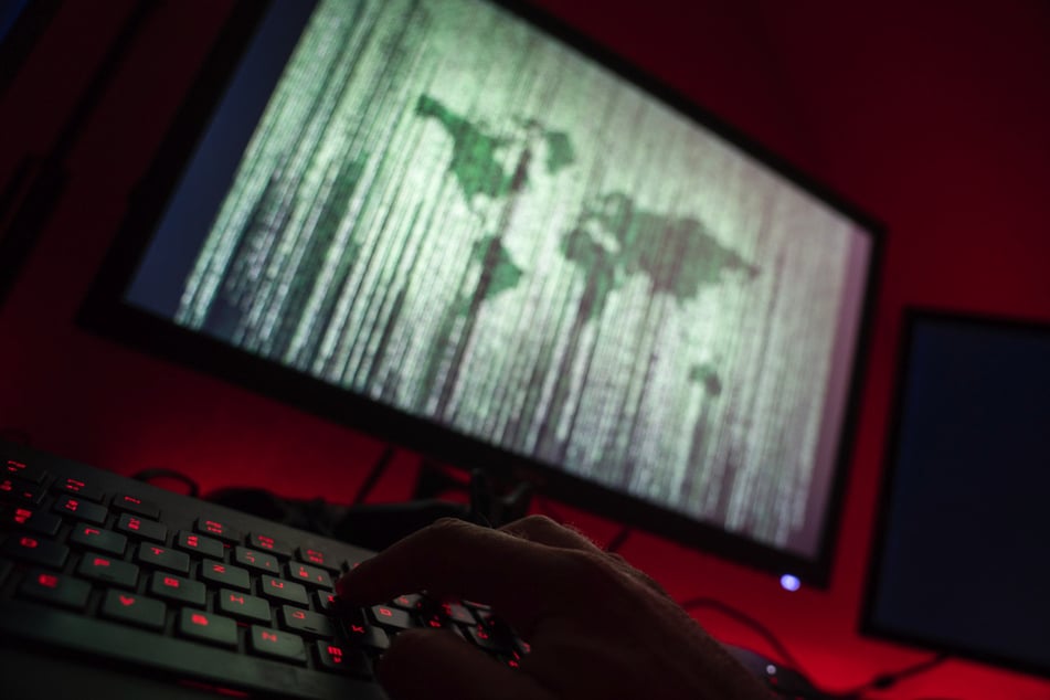 Der Angeklagte soll über das Internet Kinder und Jugendliche in den Tod getrieben haben. (Symbolbild)