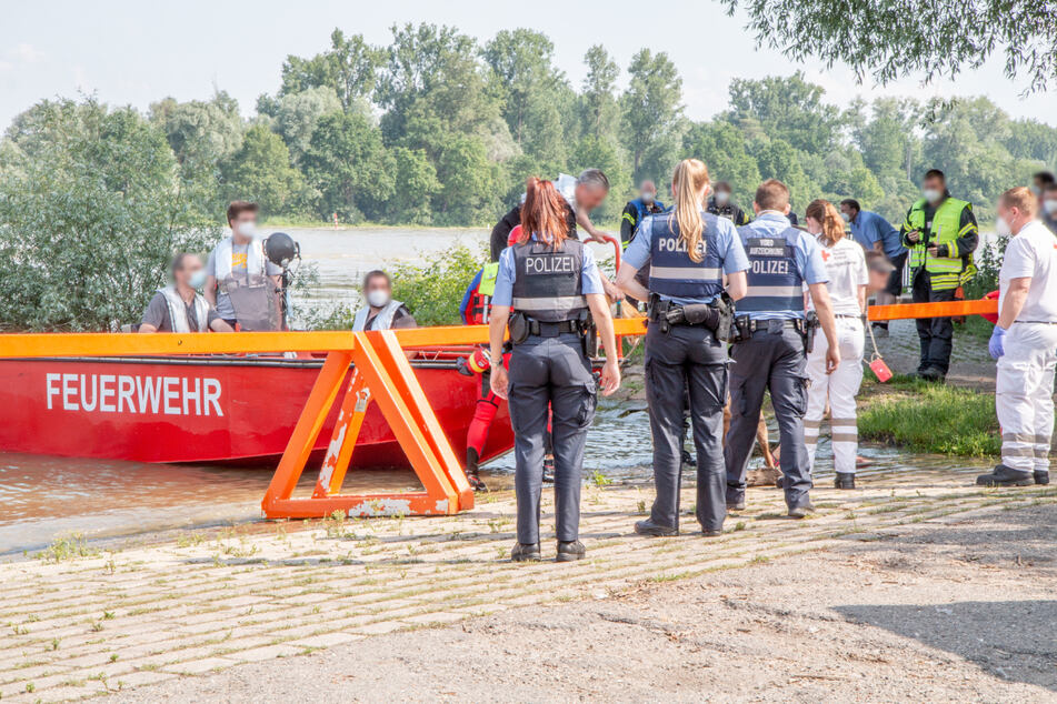 Frau stürzt beim Gassigehen in Fluss: Baumstamm rettet sie