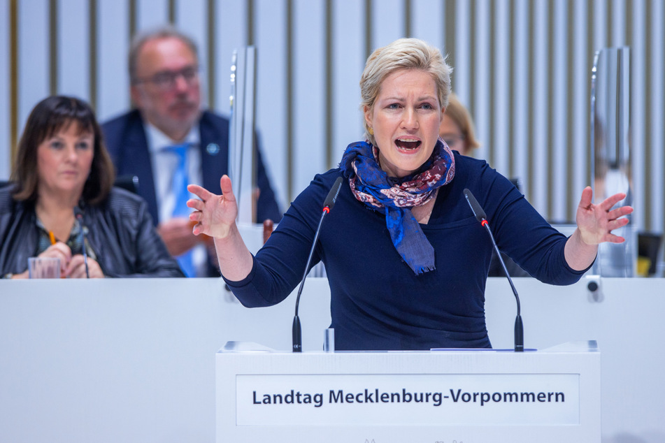 Manuela Schwesig, Ministerpräsidentin von Mecklenburg-Vorpommern, spricht bei ihrer Regierungserklärung vor den Abgeordneten im Landtag. (Archivfoto)
