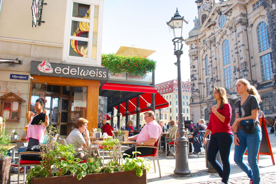 edelweiss an der Dresdner Frauenkirche lädt zu köstlicher Bergküche ein