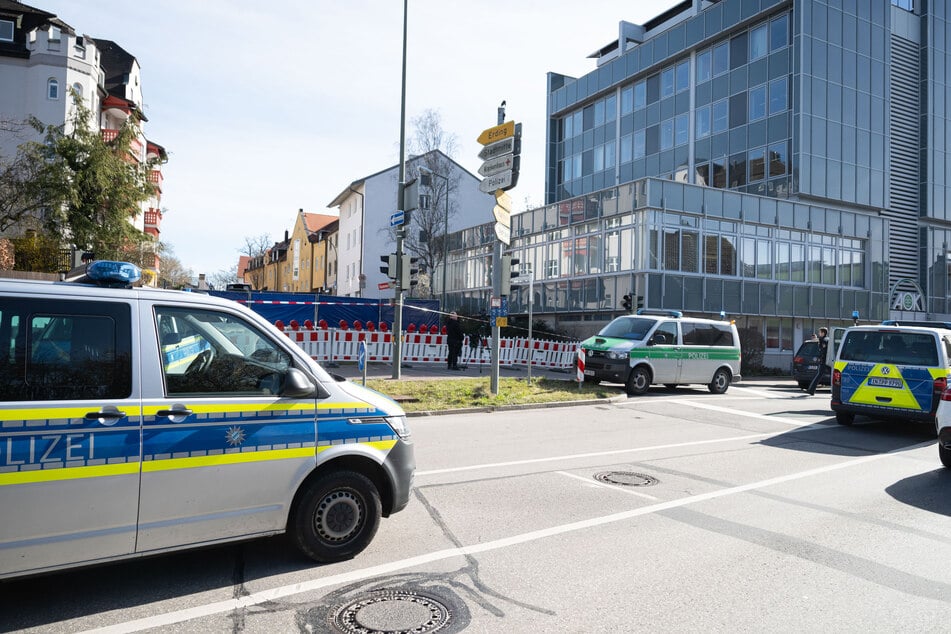 Der Fundort wurde von zahlreichen Polizeikräften damals weiträumig abgesperrt.