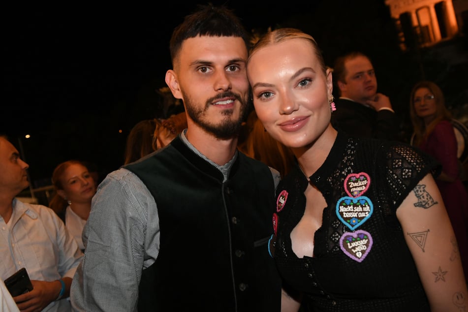 La hermana Cheyenne Ochsenknecht (25) vive con su pareja Nino Sifkovits en una granja en Austria.