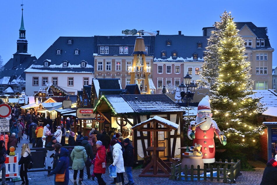 Der Weihnachtsmarkt in Annaberg-Buchholz ist ein Highlight der Adventszeit im Erzgebirge. Beim Kauf von Geschenken gilt auch hier: Nie ohne Kassenbon!