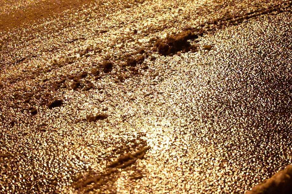 In Dresden kam es am Dienstagmorgen zu gefährlicher Glätte, die noch bis Mittwoch anhalten soll.