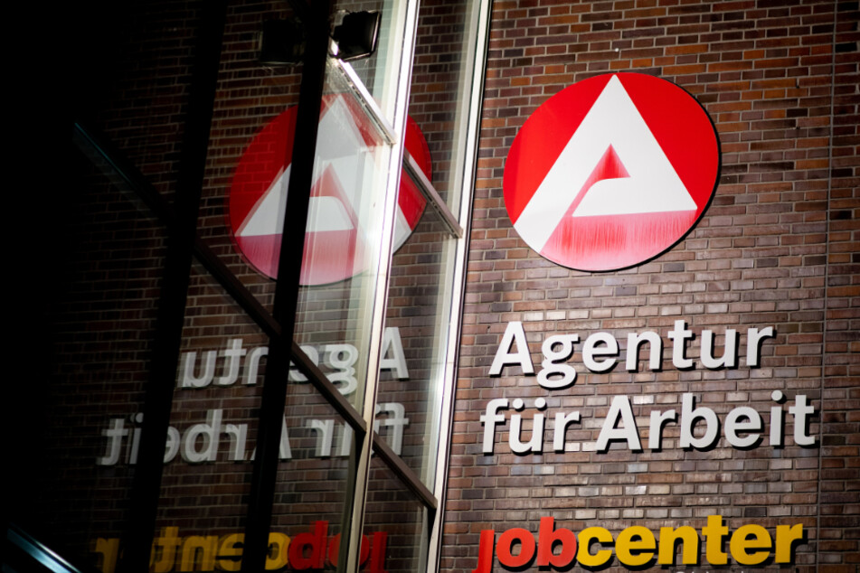 Immer mehr Menschen in NRW finden Job: Arbeitslosigkeit sinkt im November