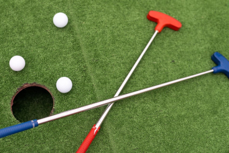 Auch eine Minigolfanlage gibt es im Freizeit- und Erlebnisgarten an der Talsperre Pöhl. (Symbolbild)