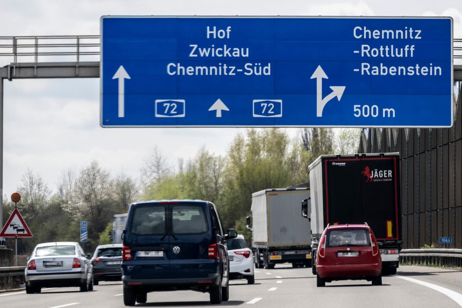 An der Überfahrt von der A72 auf die A4 ist ein Lkw liegen geblieben. (Symbolbild)