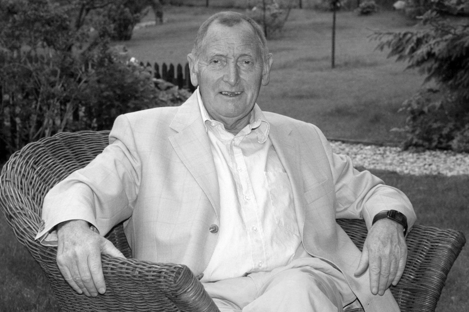 Herbert Schnoor (SPD) ist im Alter von 94 Jahren verstorben. Das Bild zeigt ihn im Jahr 2002. (Archivbild)