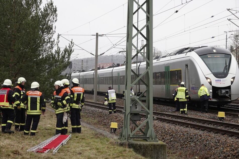 Rettungsdienst, Polizei und Feuerwehr rückten nach Niederwiesa infolge eines Personenunfalls aus.