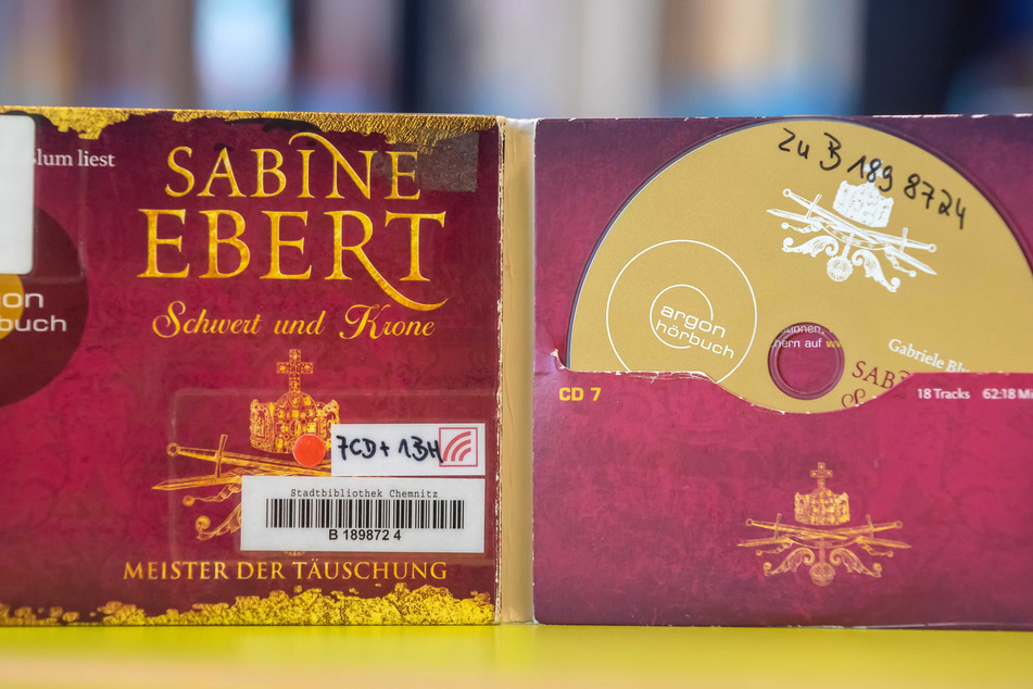 Gefragtes Hörbuch: "Schwert und Krone. Meister der Täuschung" von Sabine Ebert.