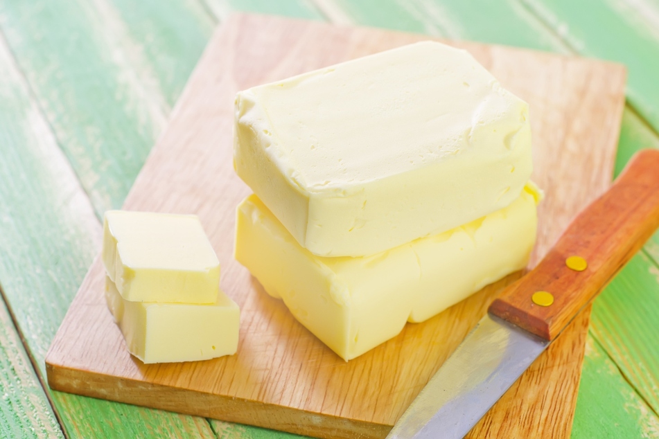 Butter lässt sich kinderleicht durch Einfrieren länger haltbar machen.