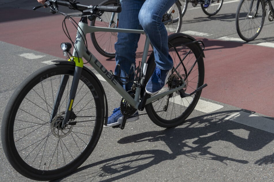 Eine große Gruppe Radfahrer störte in München den Verkehr. (Symbolbild)