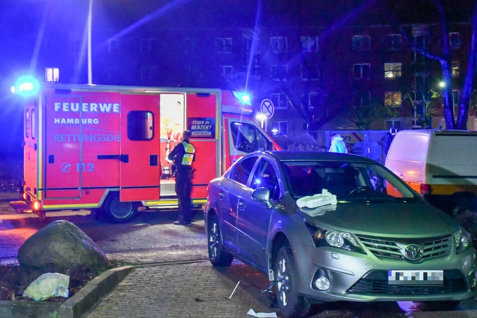 Der Unfall geschah an einer Garagenhofzufahrt in Hamburg.