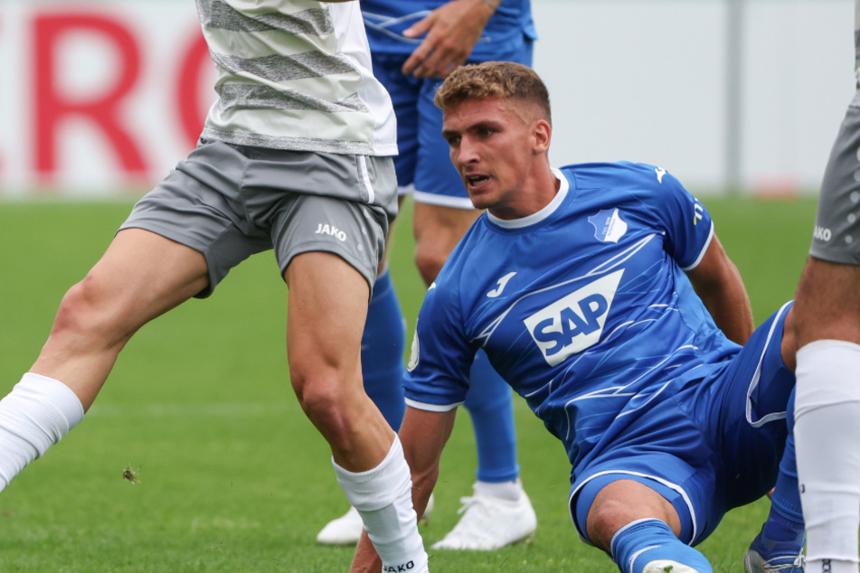 Grischa Prömel (27) hatte gegen den SV Rödinghausen gleich alle Hände voll zu tun.