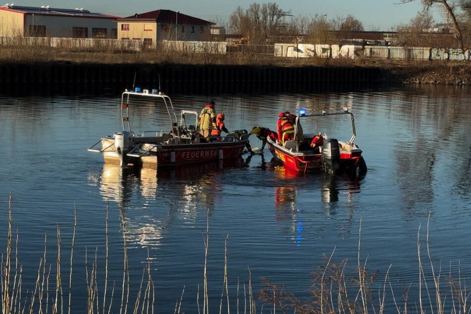 Die Feuerwehr hat die Havel flussabwärts des Fundorts abgesucht. (Archivfoto)