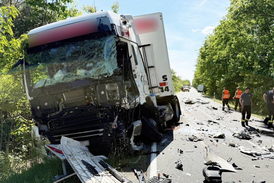 Im Lastwagen wurden zwei Personen verletzt, im Transporter eine.