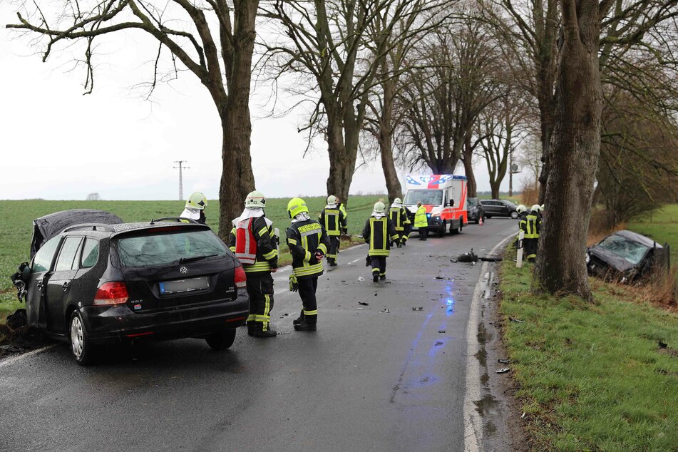 Der Unfallort. Zwischen Tessin und Zarnewanz krachten auf der L18 zwei Fahrzeuge frontal ineinander.
