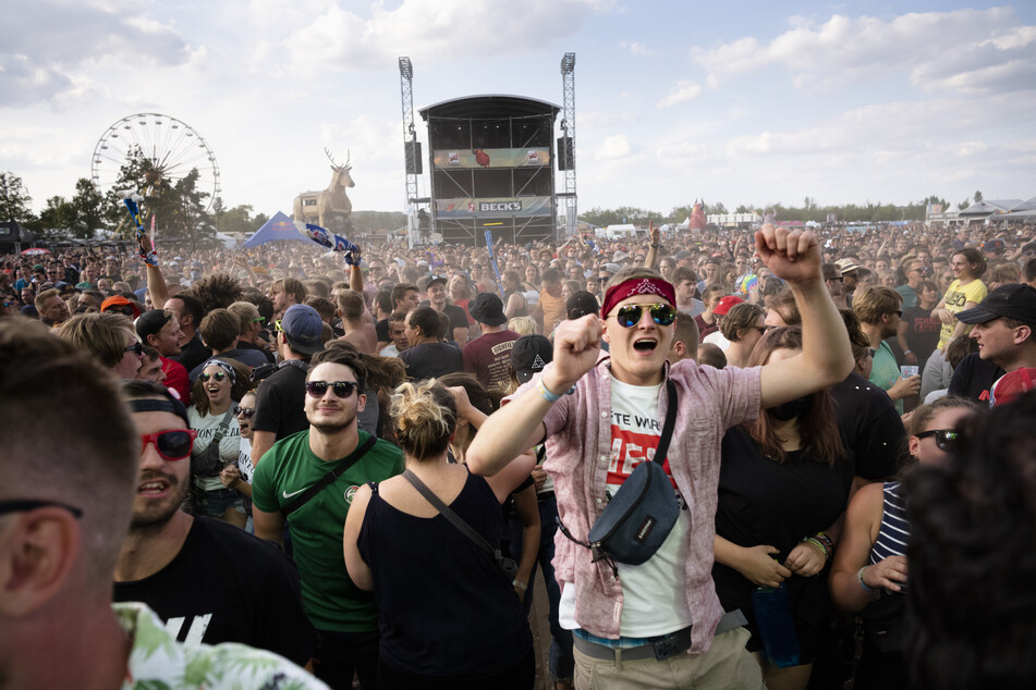 Das Highfield Festival am Störmthaler See nahe Leipzig begrüßt im kommenden Jahr wieder große Acts wie beispielsweise Deichkind, Limp Bizkit und die Beatsteaks. (Archivbild)