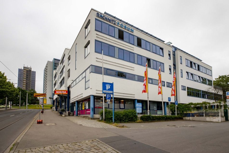 Im Einkaufszentrum an der Südhöhe kam es zur handfesten Auseinandersetzung ob der Maskenpflicht.