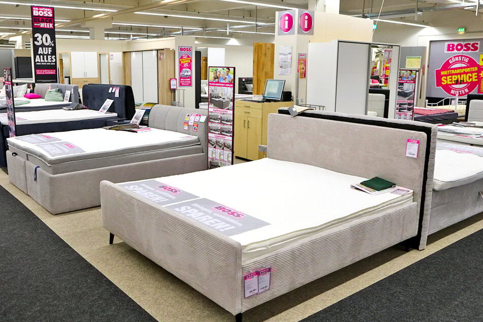 Möbel Boss sorgt ab Samstag (20.12.) mit diesen starken Angeboten für Überraschungen