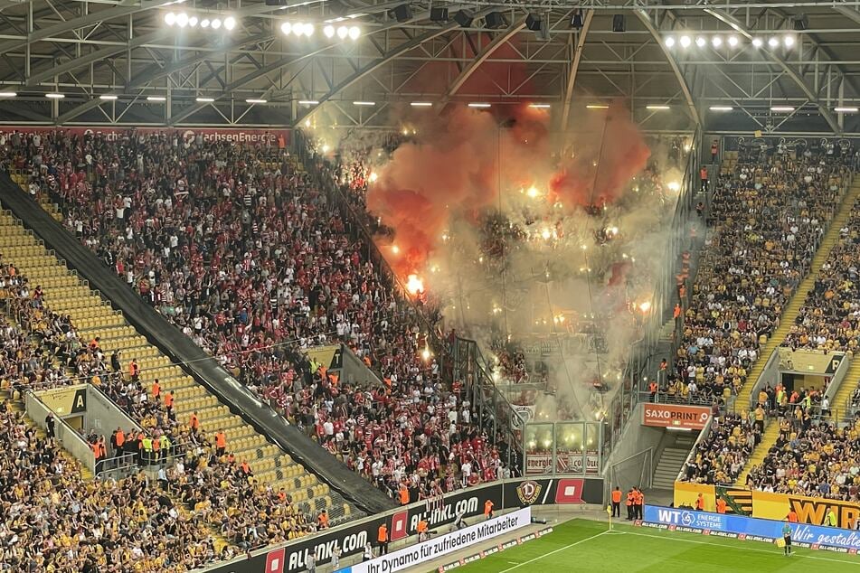 In der 66. Minute hieß es einmal Silvester im Block von Energie Cottbus.