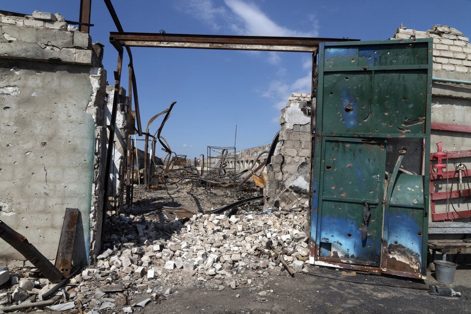 In Dnipro wurde bereits vor knapp zwei Wochen durch russischen Beschuss auch ein Bauernhof zerstört.