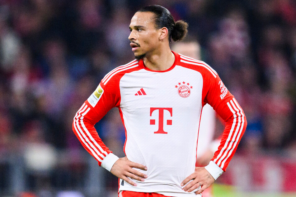 Leroy Sané (28) wird dem FC Bayern beim Rückrundenspiel in der Bundesliga gegen Union Berlin fehlen. Der Flügelspieler ist angeschlagen.