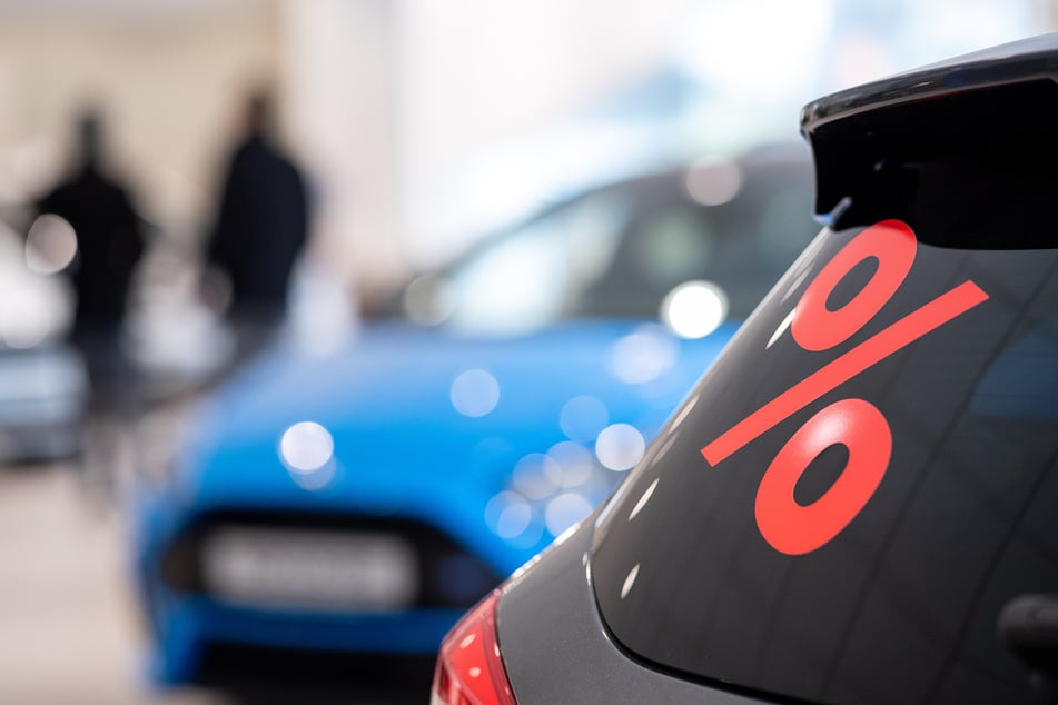 Kriminelle Beobachtung in Autohaus: Polizei schnappt Täter auf frischer Tat