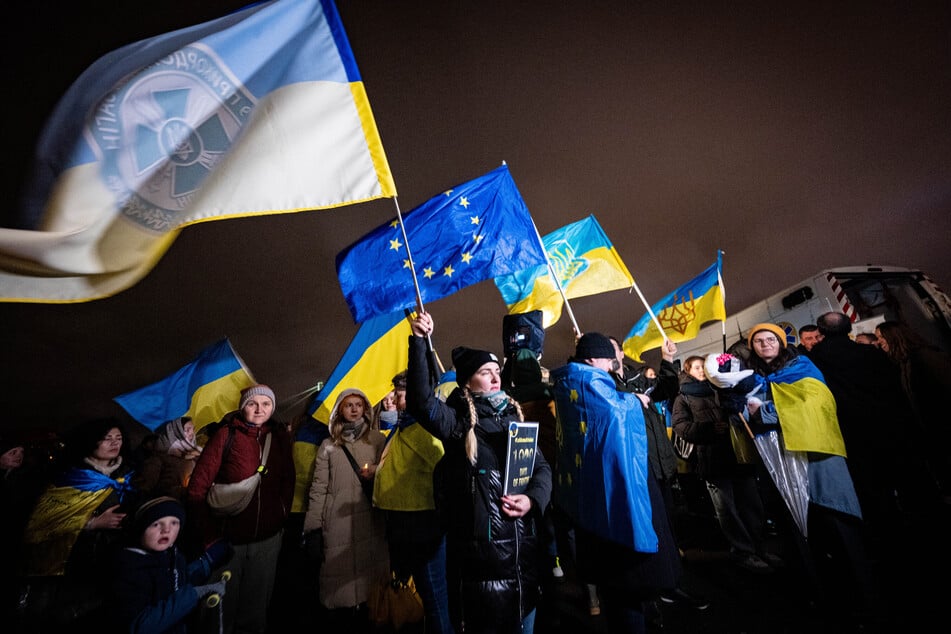 Am Dienstag gehen Hunderte Menschen in Leipzig in Solidarität mit der Ukraine auf die Straße. (Symbolbild)